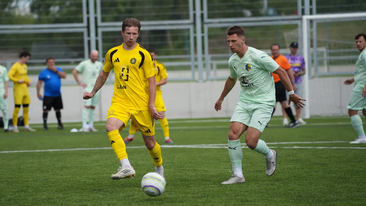 Dominance favoritů a střelecké hody v 12. kole Socca Czech Ligy